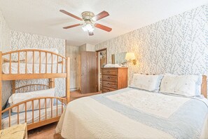 2 bedrooms, WiFi, bed sheets