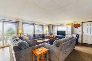 TV, fireplace, DVD player, ping pong