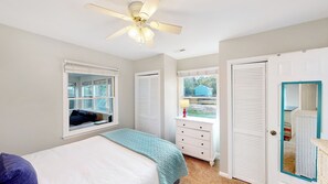 2 bedrooms, iron/ironing board, free WiFi, bed sheets