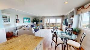 Smart TV, DVD player