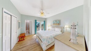 4 bedrooms, iron/ironing board, free WiFi, bed sheets