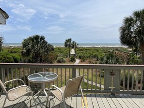 Outdoor dining - OCEANFRONT dog friendly,  screened porch, deck & private path to beach! (Isle of Palms)