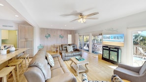 Smart TV, DVD player - Oceanfront dog friendly,  screened porch, deck & private path to beach! (Isle of Palms)