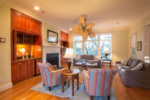 TV, DVD player - Beautifully decorated and spacious home in Wild Dunes with a private pool (Isle of Palms)