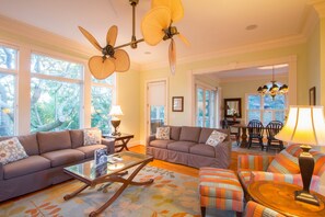 TV, DVD player - Beautifully decorated and spacious home in Wild Dunes with a private pool (Isle of Palms)