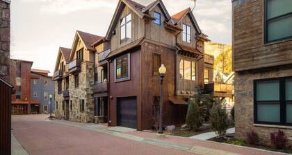 Spacious Luxury Townhome in Downtown Telluride with mountain views