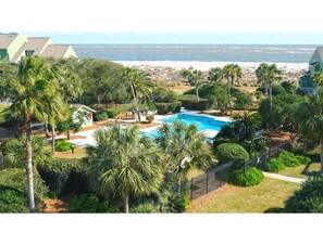 Pool - Great ocean view condo steps from the beach with pool access in Wild Dunes (Isle of Palms)