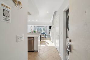 Interior - Great ocean view condo steps from the beach with pool access in Wild Dunes (Isle of Palms)