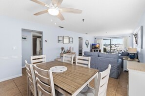 Dining - Coastal Property - Johns Pass Beach Place #201 (Madeira Beach)