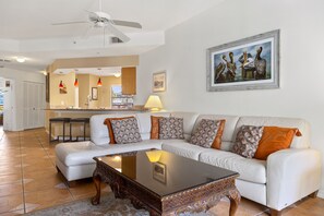 Smart TV - Luxury Updated Unit w/ Balcony - Crimson #105 (Madeira Beach)