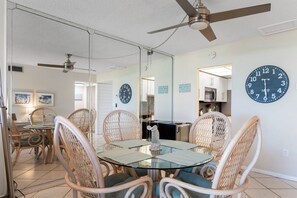 Dining - Top Floor Beach & Gulf Views - Madeira Norte #516 (Madeira Beach)
