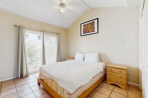 2 bedrooms, iron/ironing board, Internet, bed sheets