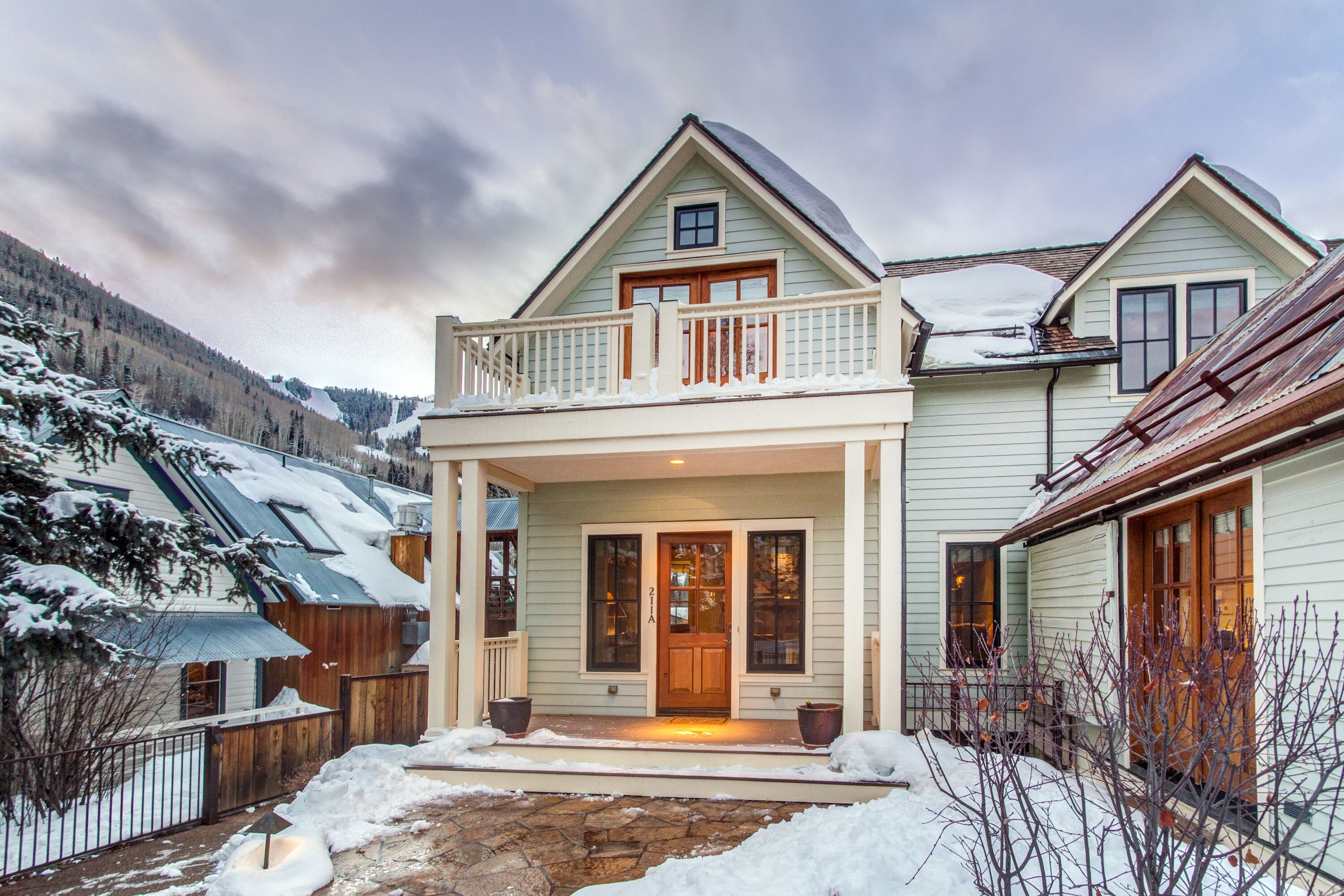 211 A SOUTH OAK - Luxury Home, Downtown Telluride, Steps away from the GONDOLA!