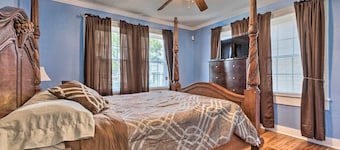 Cozy Gulfport Home: Walk to Beach, Marina & Casino