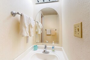 Hårføner og håndklær