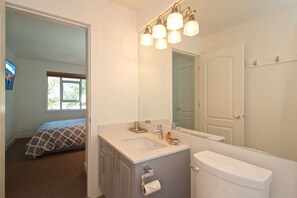 Hårføner og sjampo