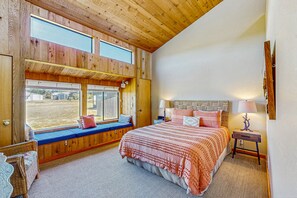 2 sovrum, strykjärn/strykbräda, internet och sängkläder