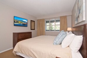 2 bedrooms, iron/ironing board, WiFi