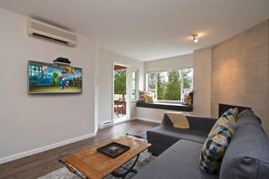 Televisie en een open haard