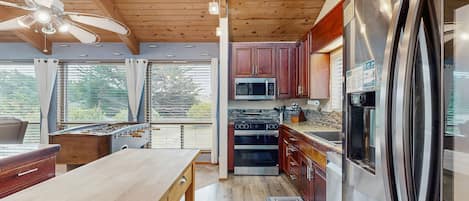 Refrigerador, microondas, horno, placa de cocina