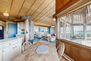 TV, fireplace, DVD player, books