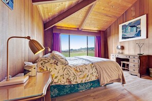 3 bedrooms, Internet, bed sheets - Ocean View Home w/ Private Hot Tub, Shared Pools & Beach Access - dogs OK (Sea Ranch)