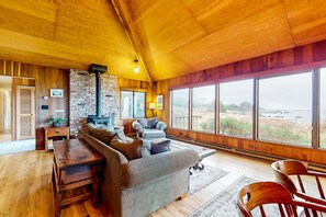 TV, fireplace, DVD player, books - Dog-Friendly Home with WiFi, Ocean Views, Shared Pool, & Prime Location (Sea Ranch)