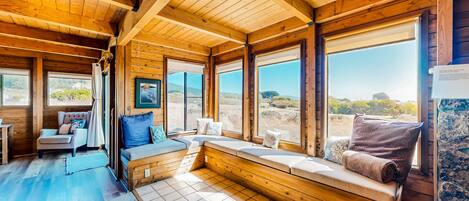 Fernseher, Kamin, DVD-Player