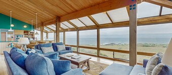 Stor oceanfront hjem w / boblebad, felles svømmebasseng, og store dekk. Hunder velkommen!