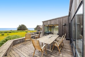 Outdoor dining - Lovely Oceanfront Getaway, Dog-Friendly, Private Hot Tub, & Shared Pool (Sea Ranch)