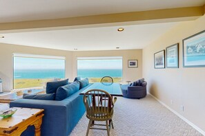 TV, fireplace, DVD player, books