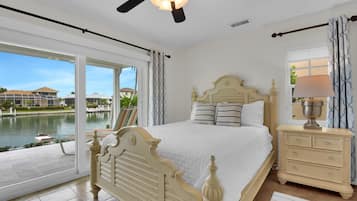 5 bedrooms, iron/ironing board, WiFi, bed sheets