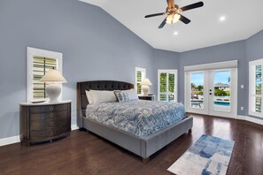 5 bedrooms, desk, iron/ironing board, free WiFi