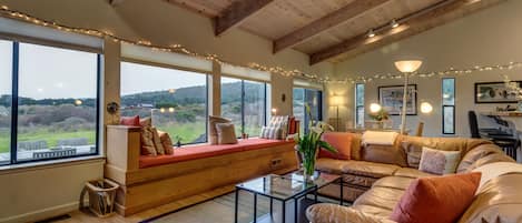 TV, DVD-spiller, bøker og filmbibliotek