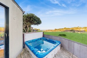 Tina de hidromasaje al aire libre