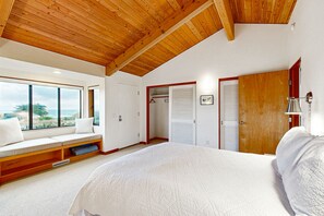 2 عدّة غرف نوم ومكتب ومكواة/لوح كي وخدمة الإنترنت