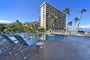 Pool - Panoramic Oceanfront Views - Royal Kahana 911 (Lahaina)
