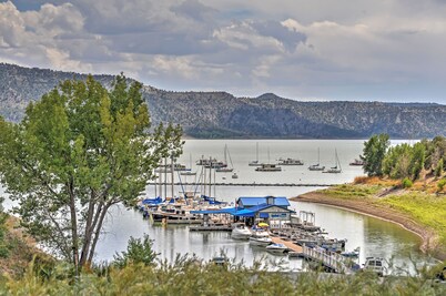 Quiet Pagosa Springs Cabin: Lake & Mountain Views!