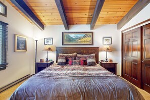 4 habitaciones, acceso a internet y ropa de cama
