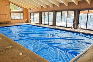 Una piscina techada