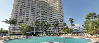 Elegant Waterfront Condo with WiFi, Pool & Tennis - Walk to Beach