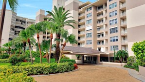 Exterior - Gated Beachfront Condo | Nice Views, Pools & Ggym (Marco Island)