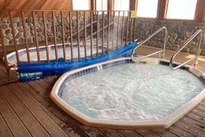 Interior - A Serene Destination with Shared Pool, Sauna, and Hot Tub (Mammoth Lakes)
