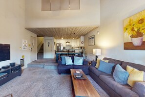 TV, fireplace, video games, video library - A Serene Destination with Shared Pool, Sauna, and Hot Tub (Mammoth Lakes)