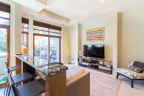 TV, fireplace, offices