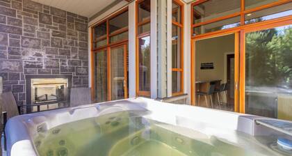 # 7 Fitzsimmons Walk Luxury Townhome 4 Beds, 3. 5 Bath Private Hot Tub / Views!