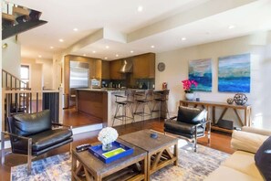 TV, fireplace, offices
