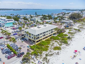 Exterior - Breakers 4 at Sandcastle · Gulf & Bridge St Views · Sleeps 8 (Bradenton Beach)