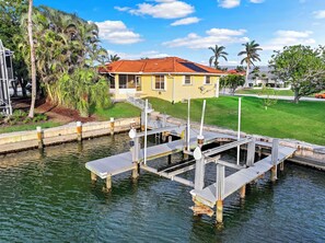 Marina - Pet-friendly Waterfront | Pool & Steps to Beach (Marco Island)