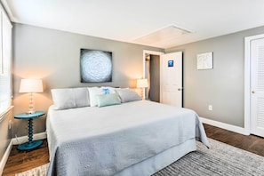 6 habitaciones, escritorio, tabla de planchar con plancha y internet 